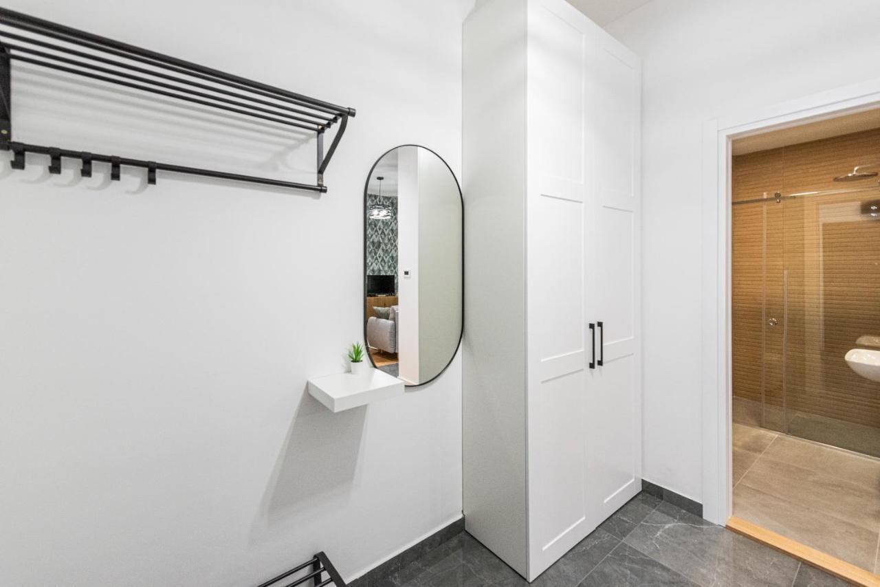 Vertigo One Bedroom Apartment-Free Private Parking Нови Сад Екстериор снимка