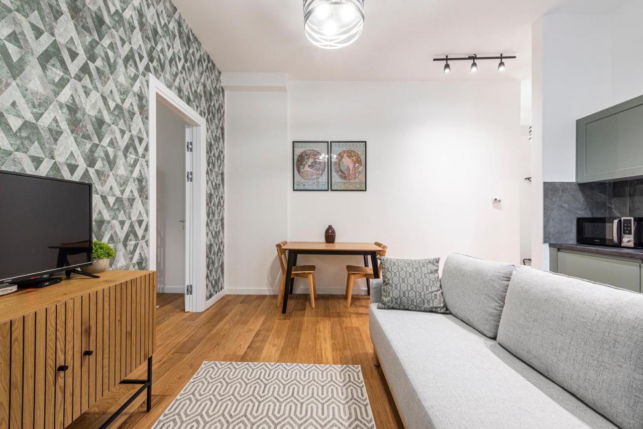 Vertigo One Bedroom Apartment-Free Private Parking Нови Сад Екстериор снимка