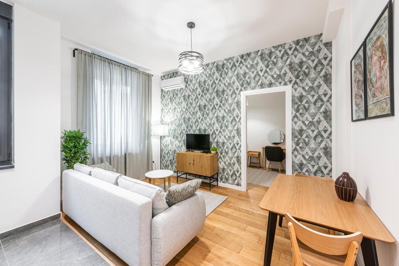 Vertigo One Bedroom Apartment-Free Private Parking Нови Сад Екстериор снимка