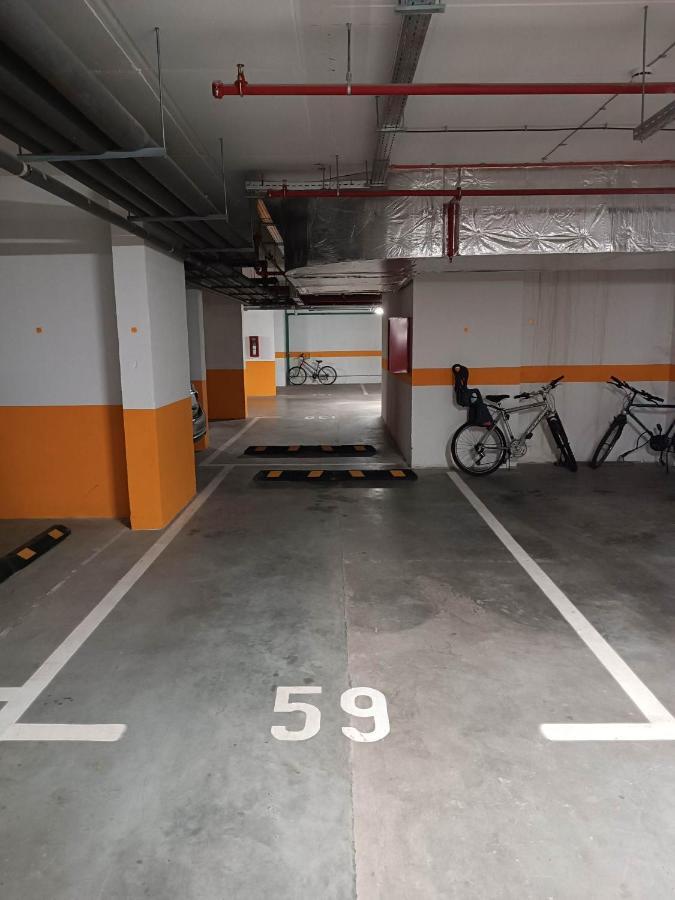 Vertigo One Bedroom Apartment-Free Private Parking Нови Сад Екстериор снимка
